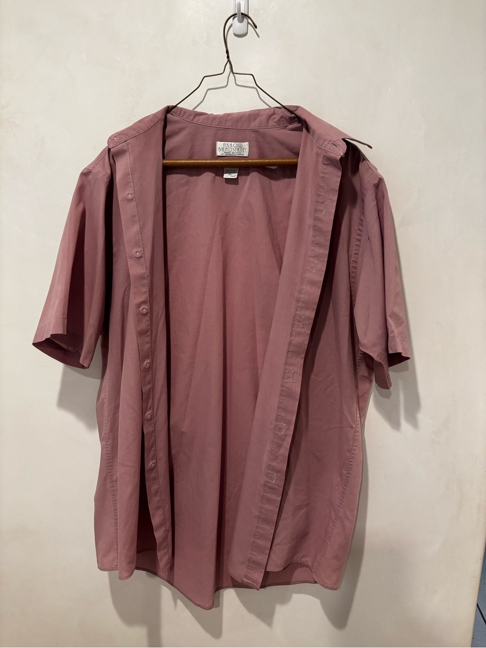 Men's Short-Sleeve Button-Down Shirt in Dusty Rose